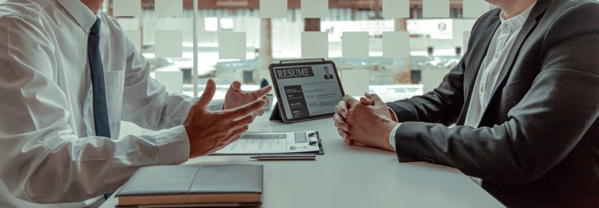 Unveiling the Secrets of Success for HR Leaders in Diverse Contexts & The 4-Day Work Week Debate